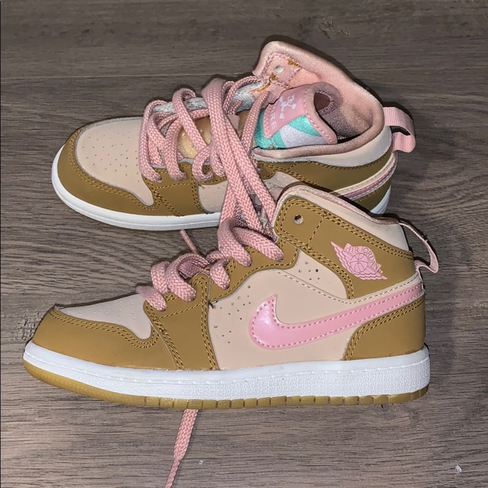 Air Jordan Retro 1